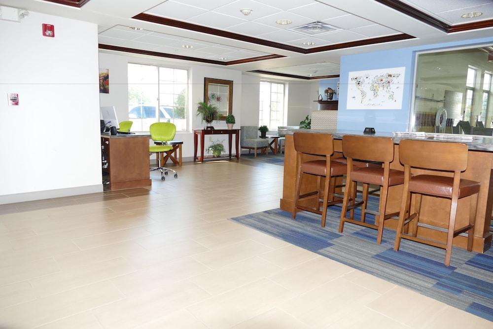 Holiday Inn Express Lebanon By Ihg Bagian luar foto