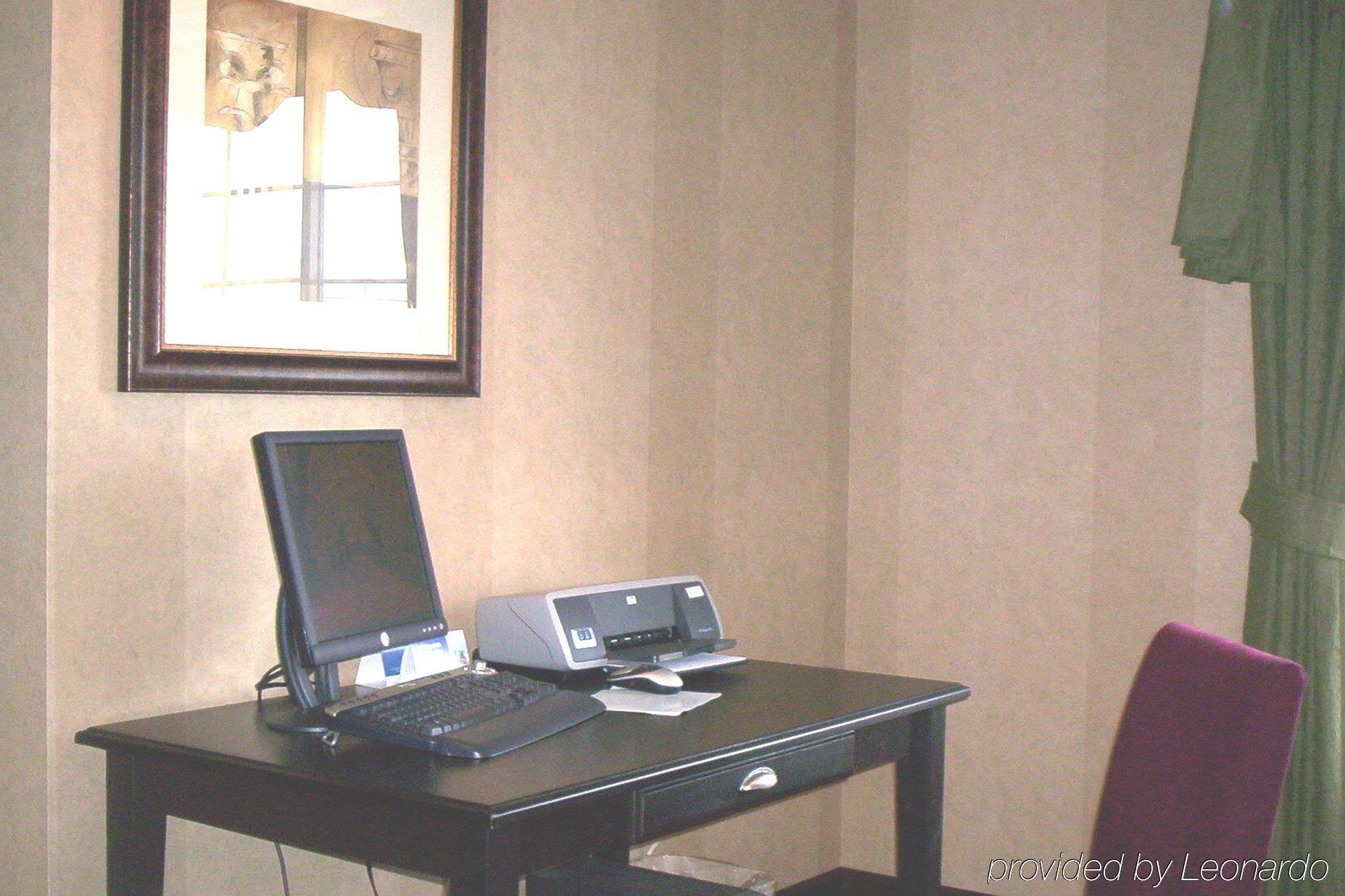 Holiday Inn Express Lebanon By Ihg Bagian luar foto